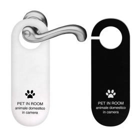 DOOR HANGER   pet in room 